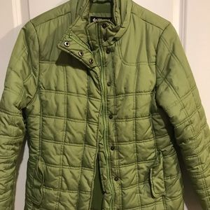 Green lightweight puffer jacket